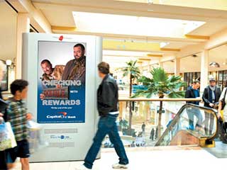 Digital signage with sound in shopping mall